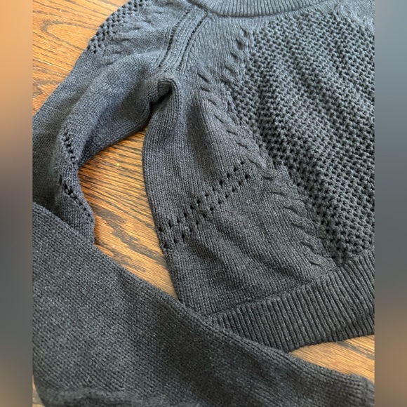 Lululemon Be Present Pullover Cropped Knit Sweater size 2 - Picture 7 of 9